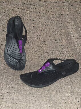 CROCS-Sexi Aliana-Comfort T-Strap Thong Sandals-Black/Purple-SZ 8-Excellent